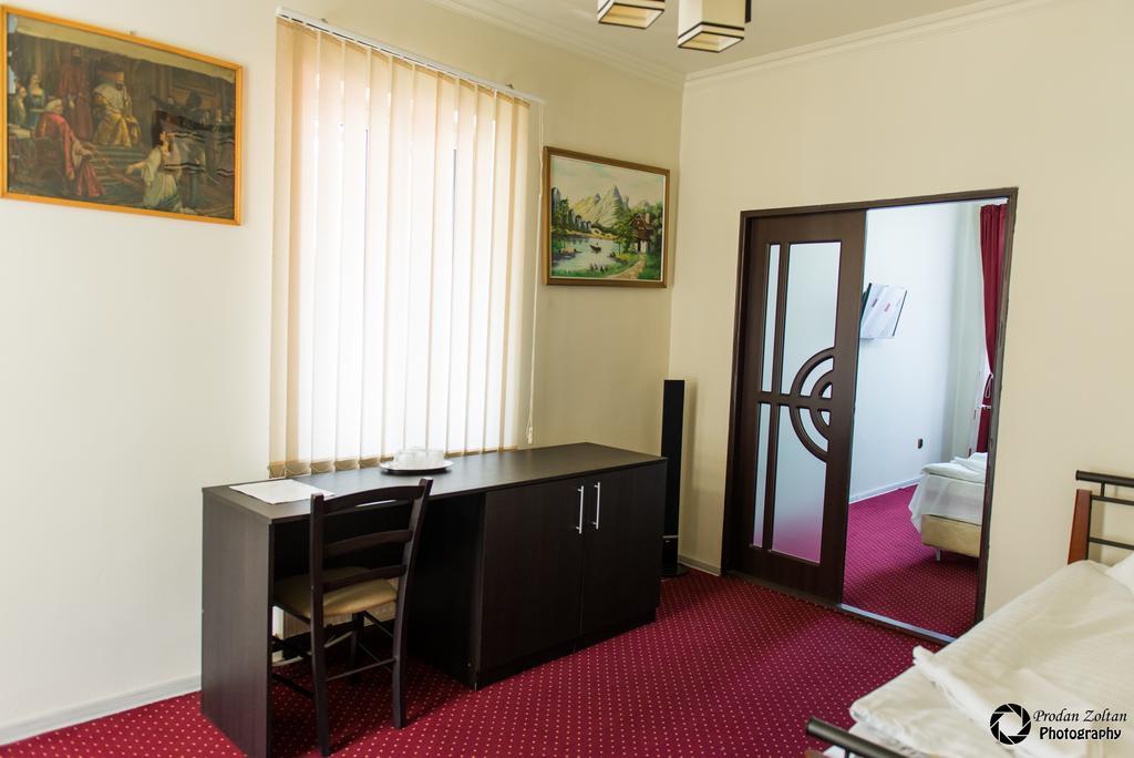 Pensiunea Schwartz Cluj-Napoca Luaran gambar