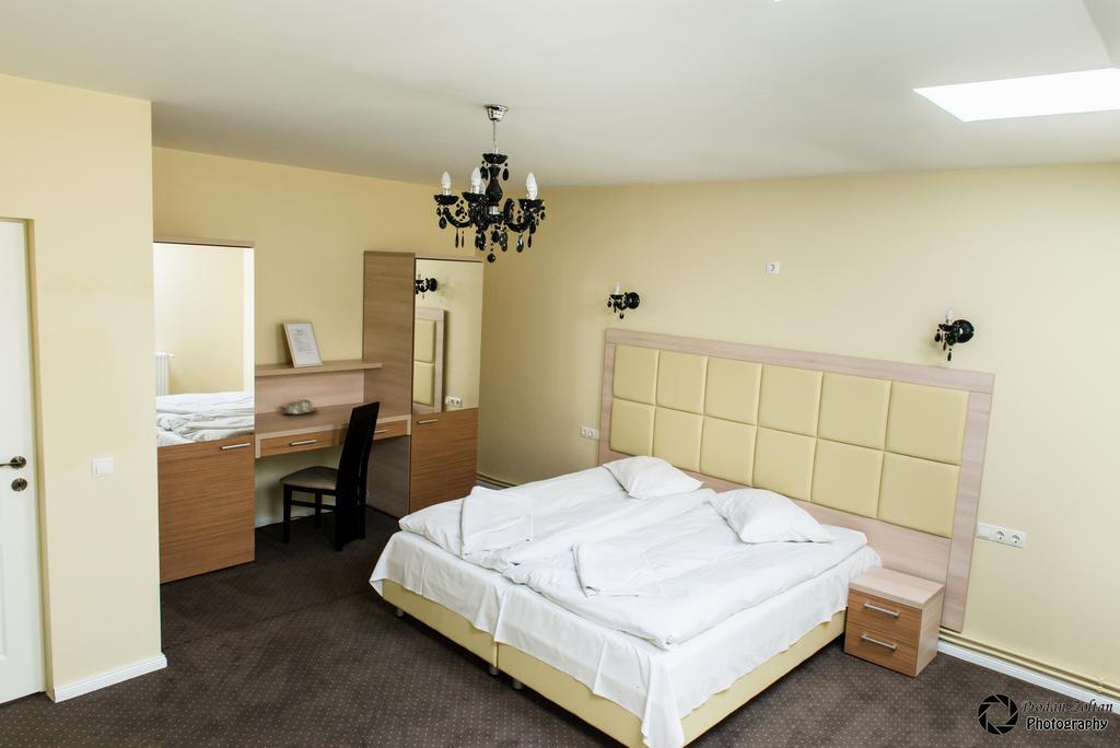 Pensiunea Schwartz Cluj-Napoca Luaran gambar